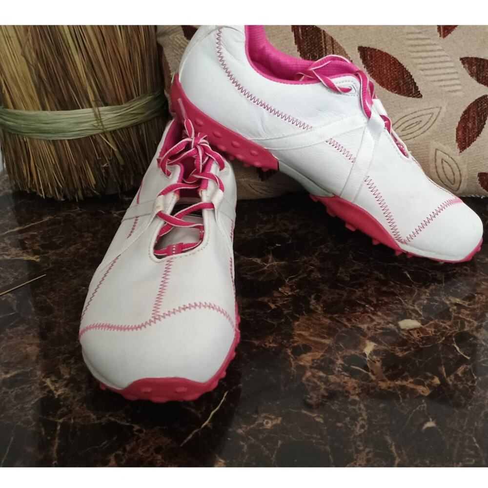 Preloved Women's FootJoy M Project Spikeless White / Pink Golf Shoes - Size 9M